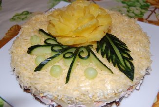 Салат "Курочка с ананасами"