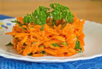 Морковный салат "Кнутом и пряником"