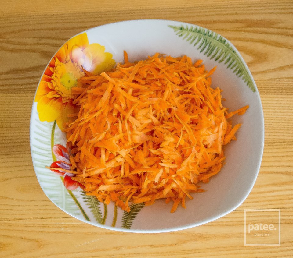 Морковный салат "Кнутом и пряником" - Шаг 1