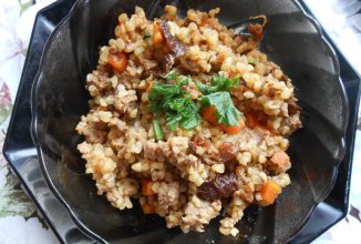 Плов с булгуром и черносливом