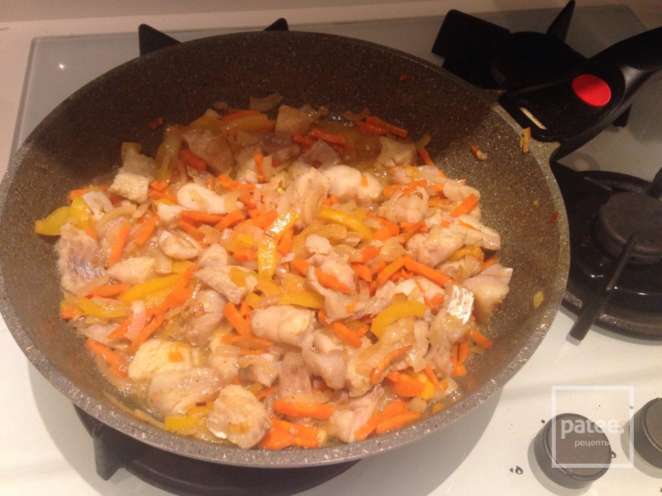 Запечённый кабачок с филе трески и овощами - Шаг 2