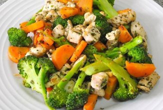 Куриные грудки с брокколи