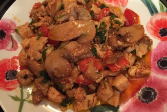 Куриная грудка с шампиньонами