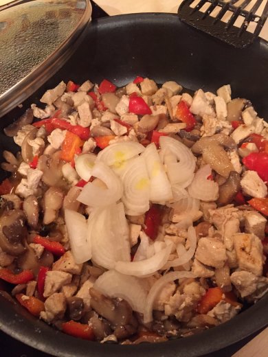 Куриная грудка с шампиньонами - Шаг 5