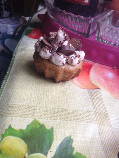 Капкейки с сливочным кремом и ягодной начинкой - Шаг 1