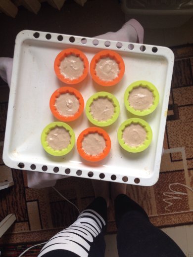 Капкейки с сливочным кремом и ягодной начинкой - Шаг 2