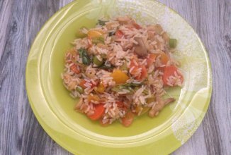 Рис с вешенками и овощами в воге.