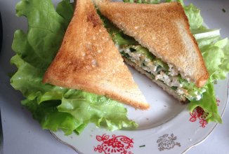 Сендвич с творогом и зеленью