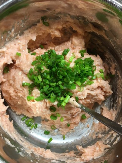 "Вулканы" из сёмги и творога под икорно-сливочным соусом. - Шаг 6