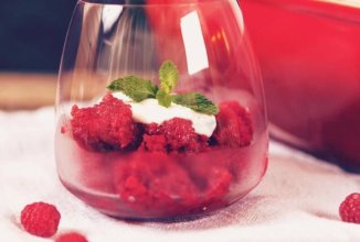 Малиновая гранита с мятным йогуртом