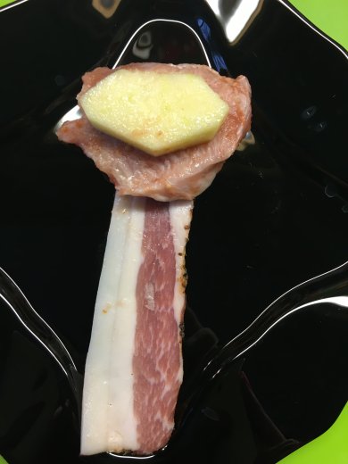 Роллы из индейки с беконом и яблоком. - Шаг 9