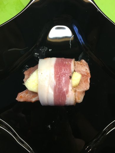 Роллы из индейки с беконом и яблоком. - Шаг 10