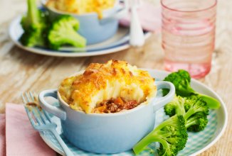 Пастуший пирог с цветной капустой и красным вином