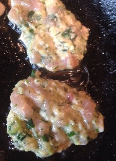 Куриная грудка с кабачком и зеленью - Шаг 8