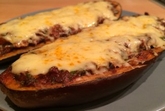 Баклажаны, фаршированные грибами, под сыром