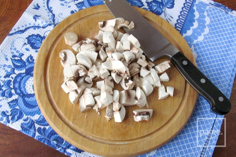 Салат с курицей и колбасой - Шаг 2