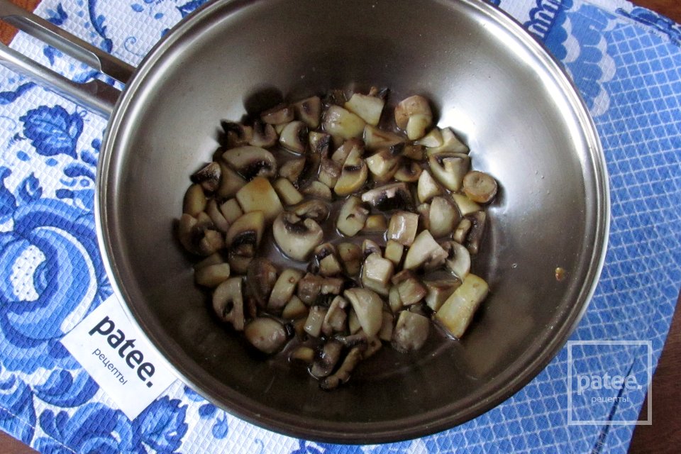 Салат с курицей и колбасой - Шаг 3