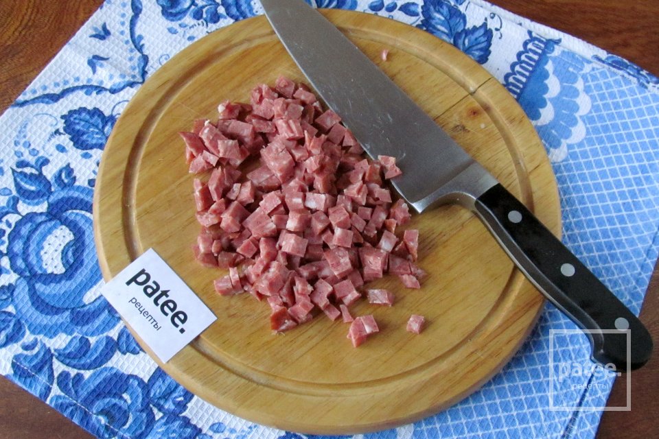 Салат с курицей и колбасой - Шаг 5