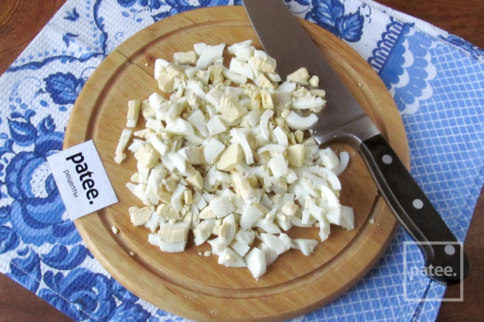 Салат с курицей и колбасой - Шаг 7