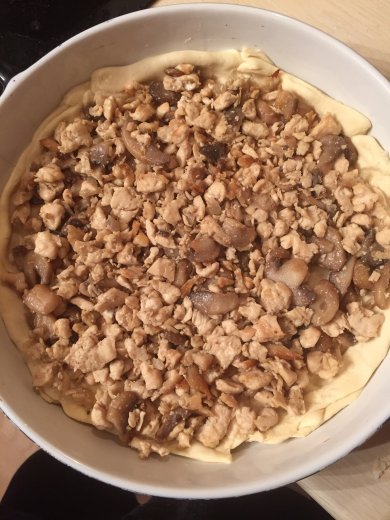 Пирог с курицей и шампиньонами - Шаг 4