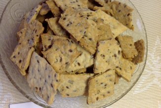 Крекеры с семенами льна и подсолнечника