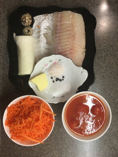 Диетические Котлетки из трески с морковно-томатным соусом для детей и взрослых. - Шаг 1