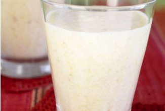 Смузи с арахисовым маслом и йогуртом