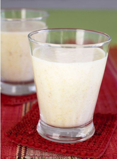 Смузи с арахисовым маслом и йогуртом