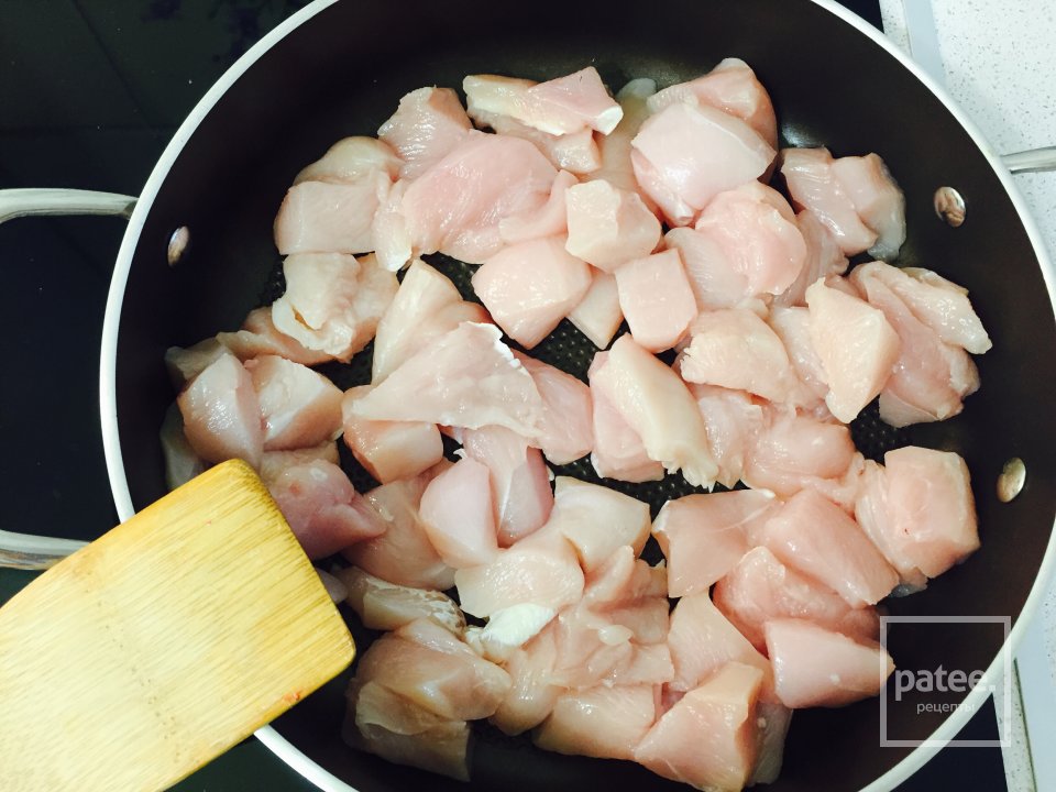 Куриное филе с брокколи в сливочном соусе - Шаг 2