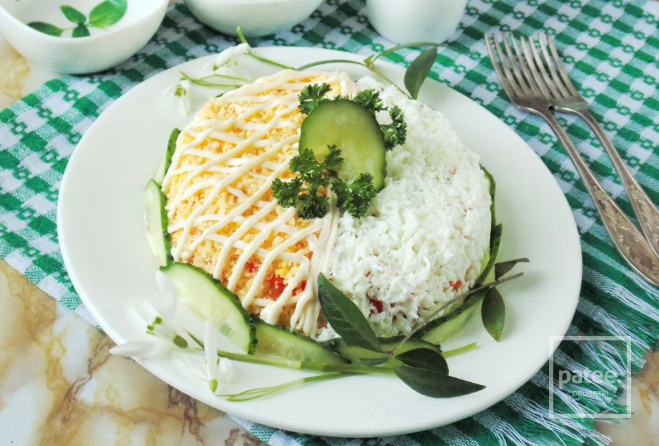 Салат с сельдью и маринованными грибами - Шаг 12