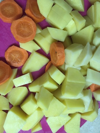 Сырный крем-суп - Шаг 1