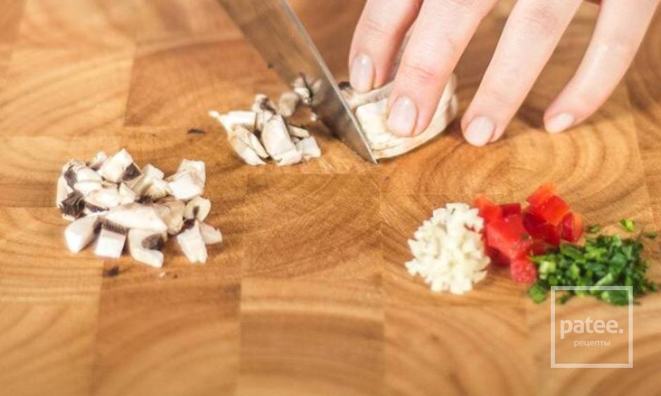 Палтус по-бордоски с листовой свеклой - Шаг 1