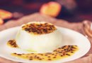 Панна-котта с соусом из маракуйи