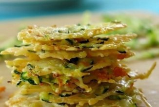 «Чипсы» из пармезана и овощей