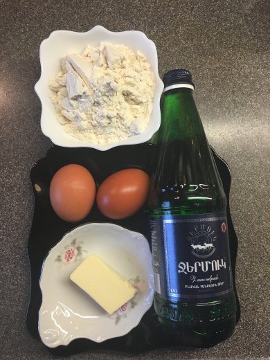 Блинные мешочки с икрой и сметаной "Широкая Масленица" - Шаг 1