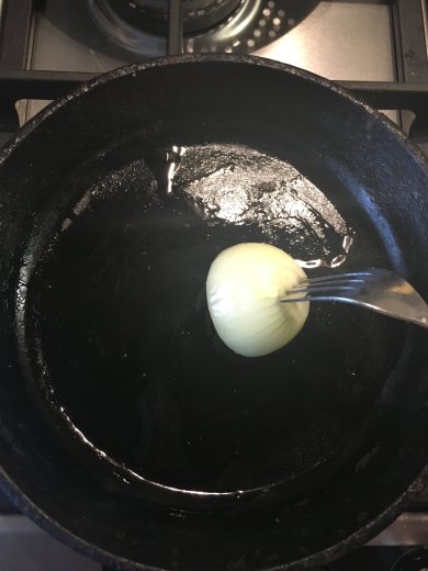 Блинные мешочки с икрой и сметаной "Широкая Масленица" - Шаг 3