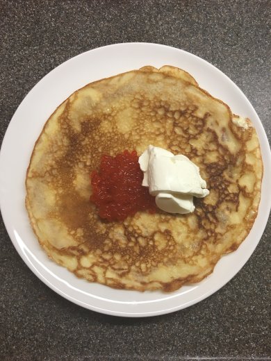 Блинные мешочки с икрой и сметаной "Широкая Масленица" - Шаг 7