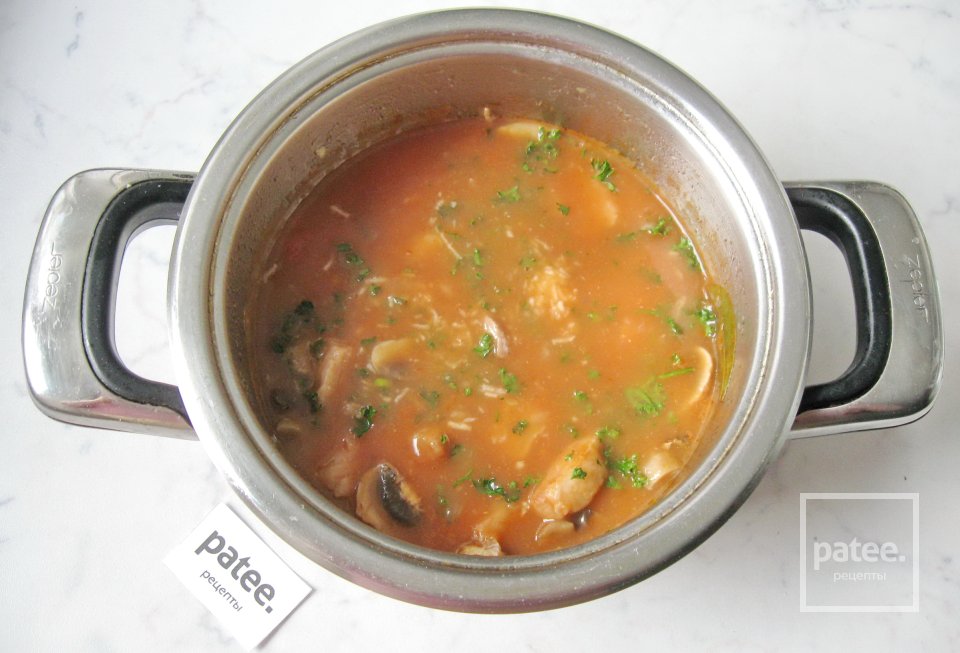 Свиная грудинка с грибами в соусе - Шаг 13