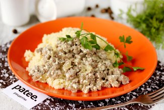 Фарш в сметанном соусе