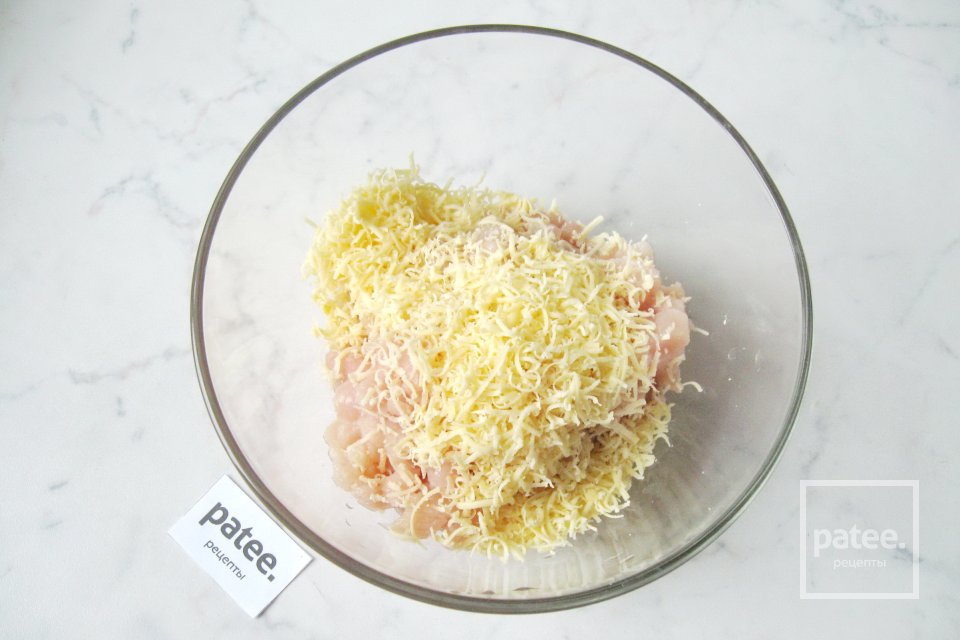 Рубленые шницели из куриной грудки с сыром - Шаг 3
