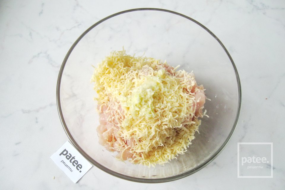 Рубленые шницели из куриной грудки с сыром - Шаг 4