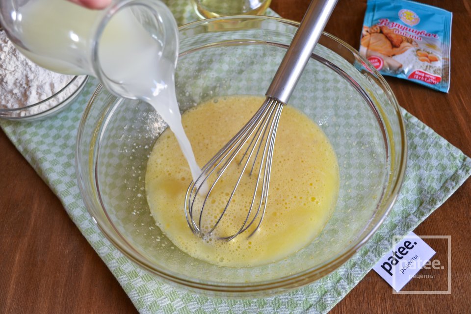 Тоненькие блины на сыворотке - Шаг 5
