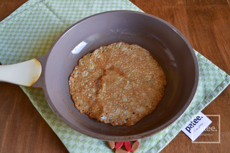 Тоненькие блины на сыворотке - Шаг 9