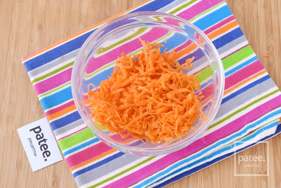 Кабачковые оладьи с сыром в духовке - Шаг 4