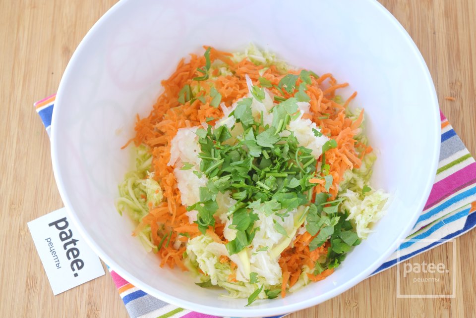 Кабачковые оладьи с сыром в духовке - Шаг 7