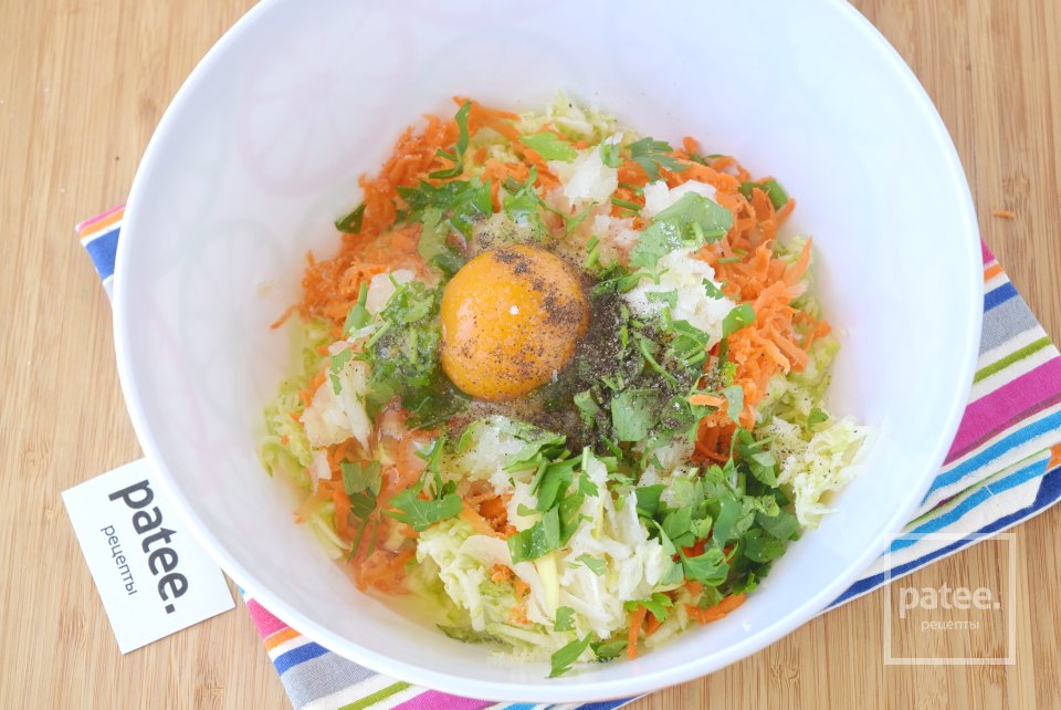 Кабачковые оладьи с сыром в духовке - Шаг 8