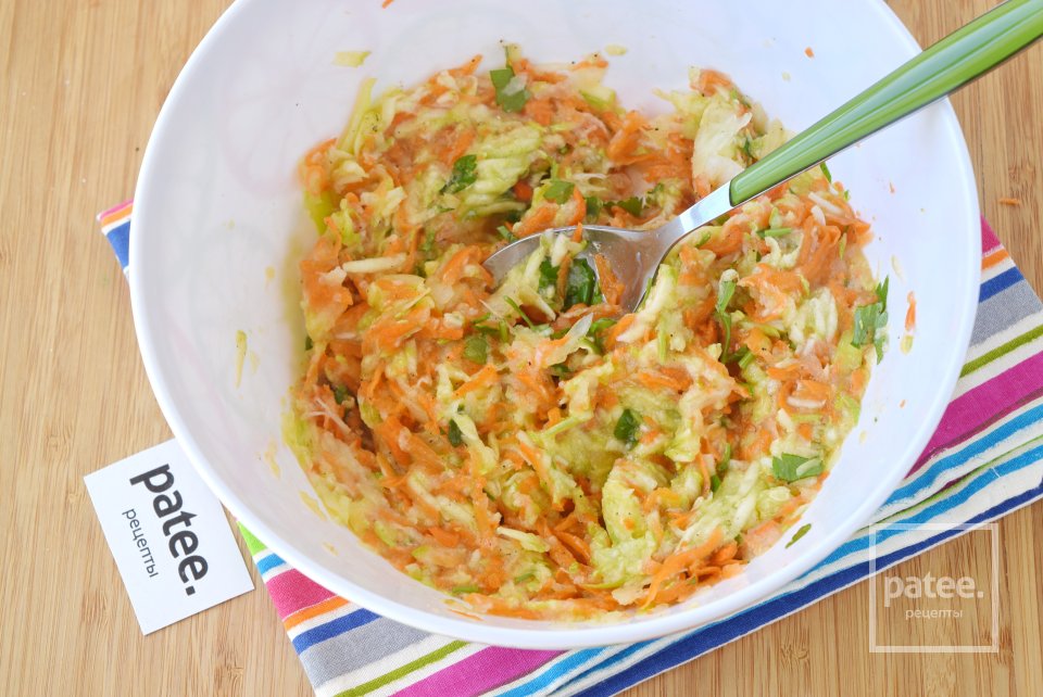 Кабачковые оладьи с сыром в духовке - Шаг 9