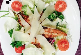 Салат Цезарь. Ресторанный рецепт .