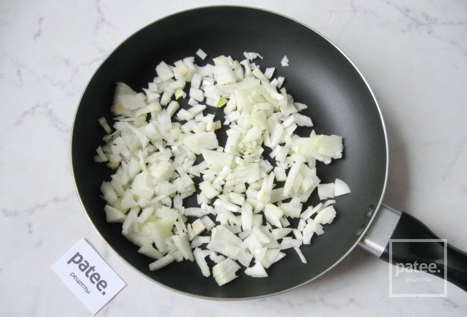 Пирожки с картофелем, курицей и луком - Шаг 8