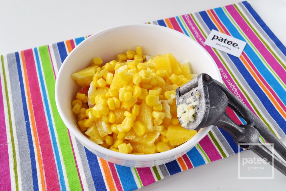 Крабовый салат с апельсином - Шаг 9